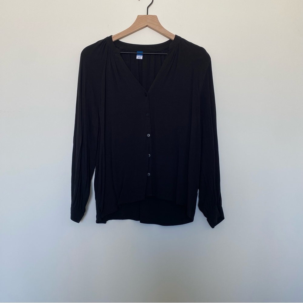 NWOT Women’s black button down blouse